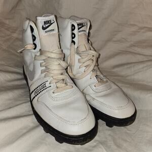 Vintage 1988 Nike Land Shark Football Cleats Size 12 Style 890103FT2